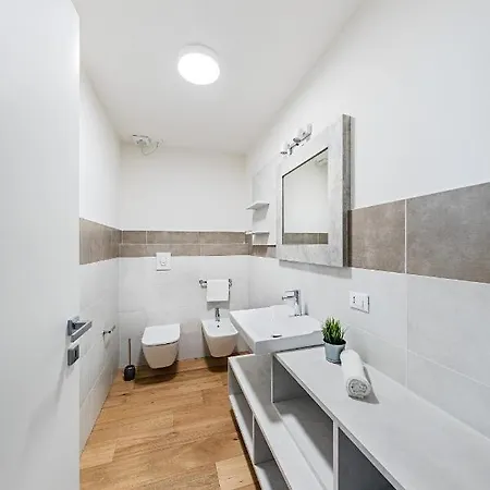 Silvia 36 Apartment By Wonderful Italy Appartamento Desenzano del Garda